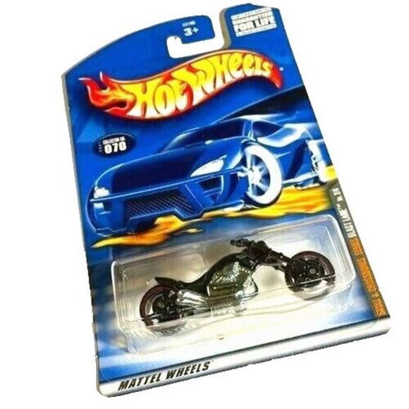 Die Cast Hot Wheels 2001 Skull & Crossbones 070 Series Blast Lane Motorcycle New - Picture 1 of 5